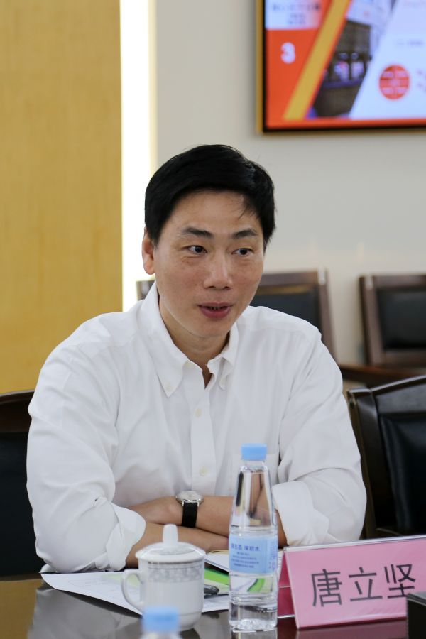 3、唐立堅(jiān)副院長(zhǎng)對(duì)第一法院家事審判改革中所取得的成績(jī)表示充分肯定.jpg